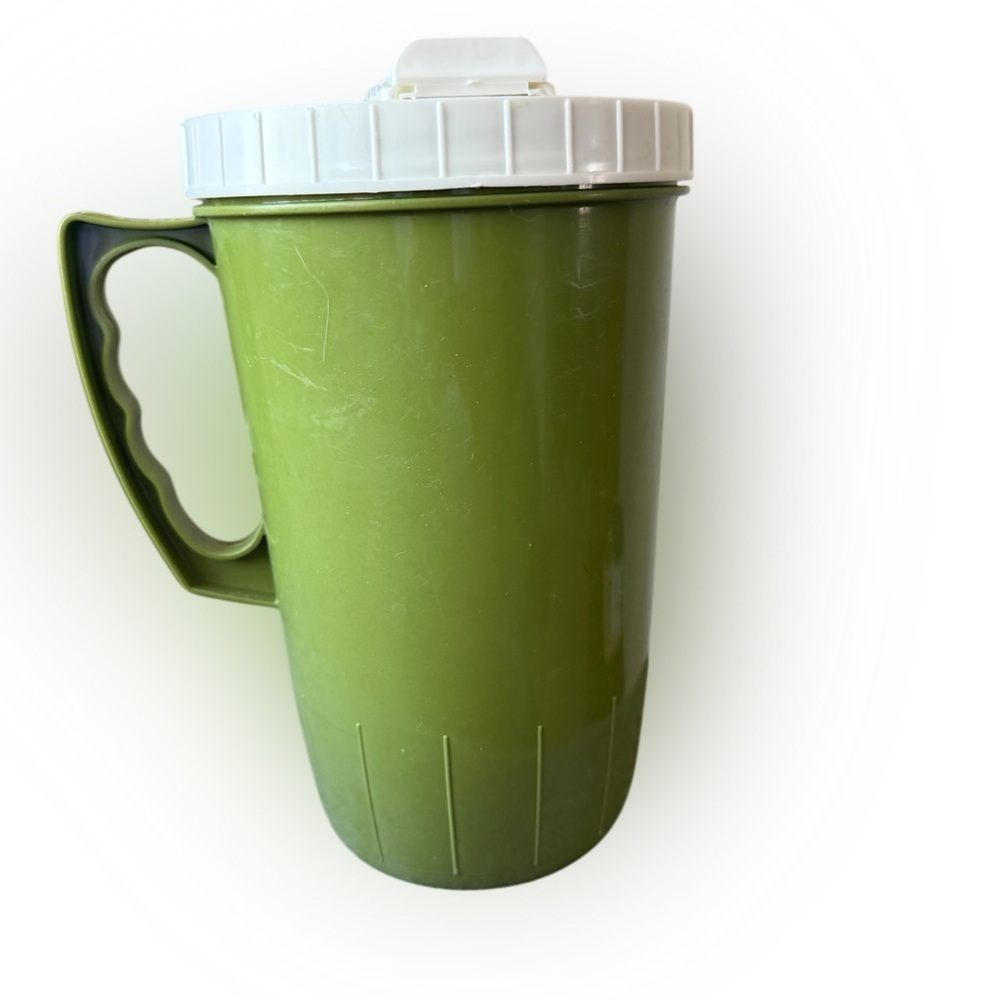 Vintage Tupperware Green Pitcher with White Flip-Top Lid – 8.5” Tall